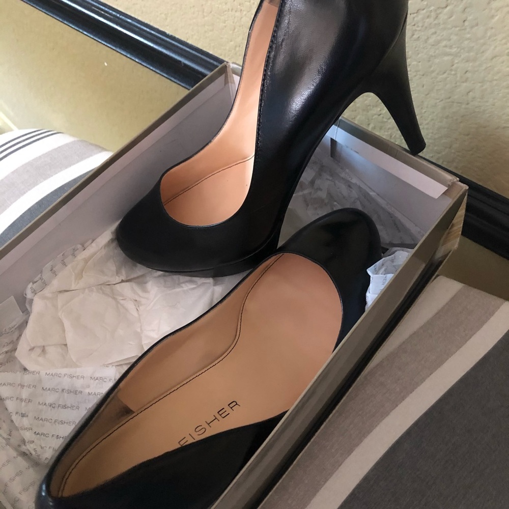 Women’s  shoes 9 1/2